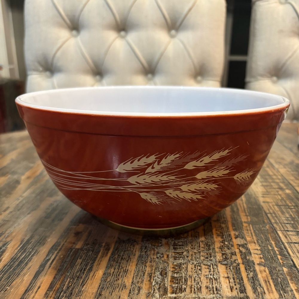 Pyrex Autumn Harvest Wheat Mixing bowl  2.5 Qt